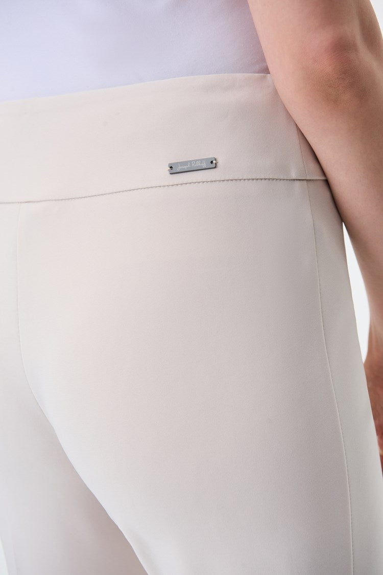 Classic Cropped Pant in Moonstone 181089