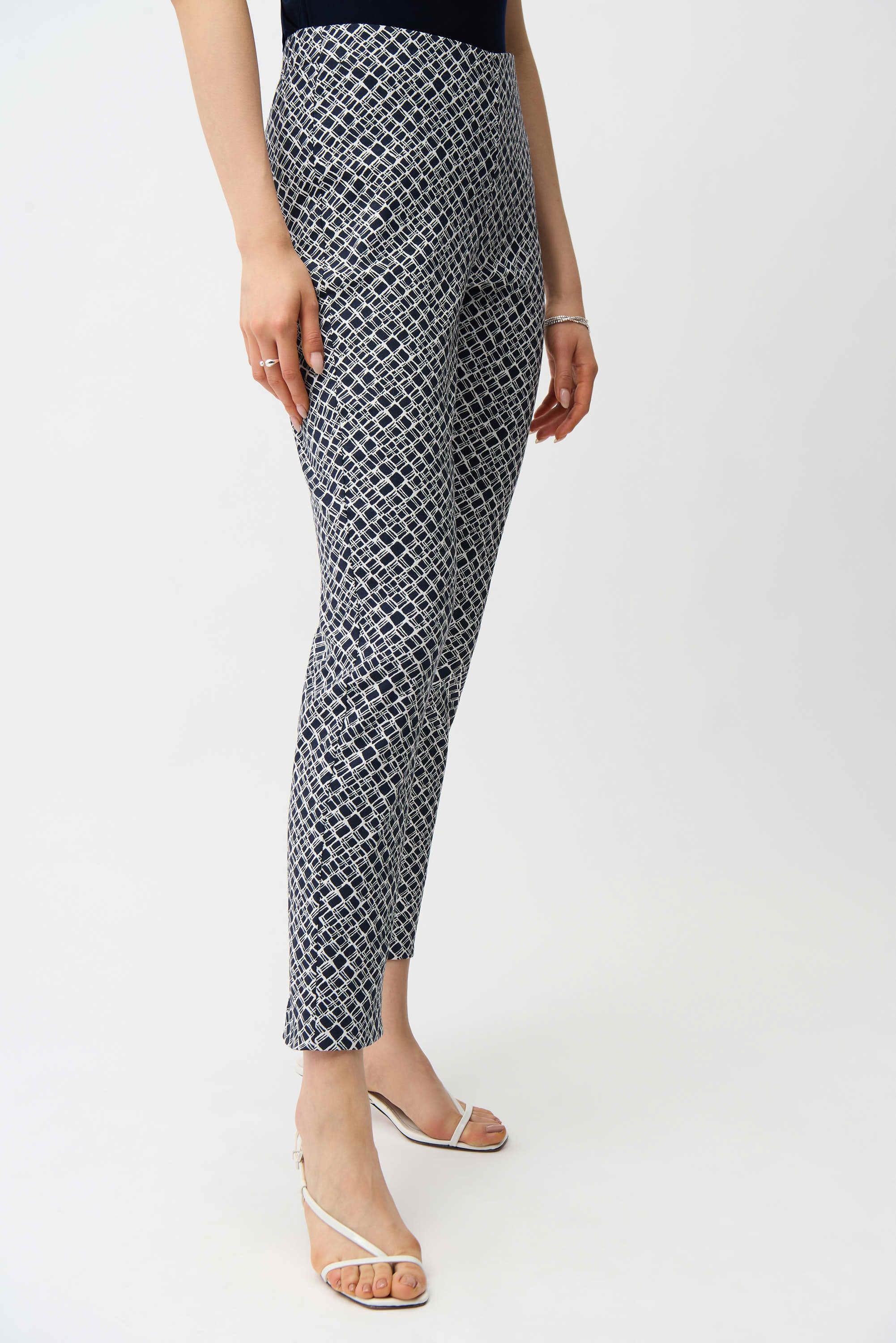 Geometric Jacquard Pull-On Slim Fit Pants 261225