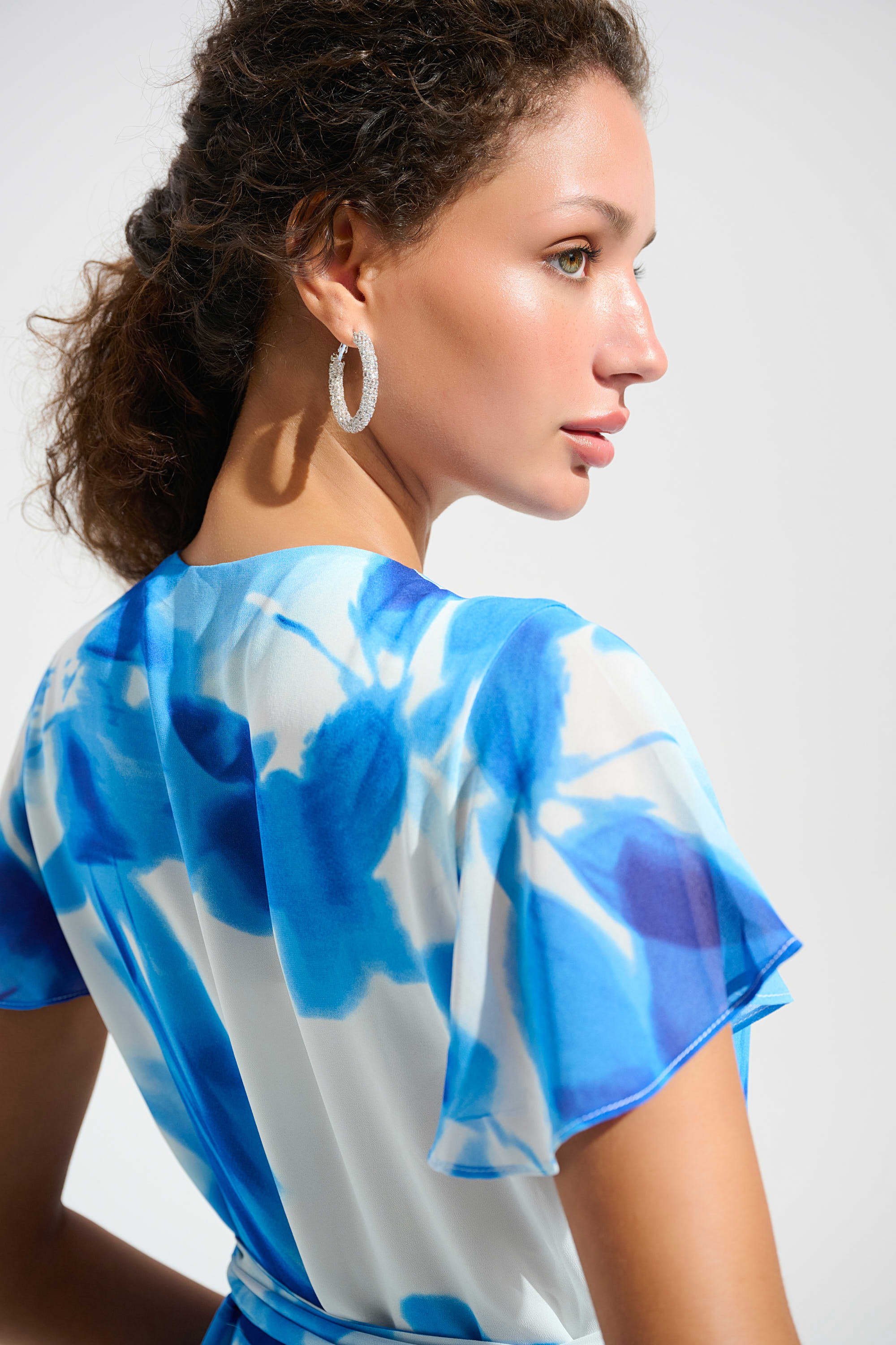 Chiffon Print Wrap Dress With Ruffle Detail in Vanilla/Blue 261739