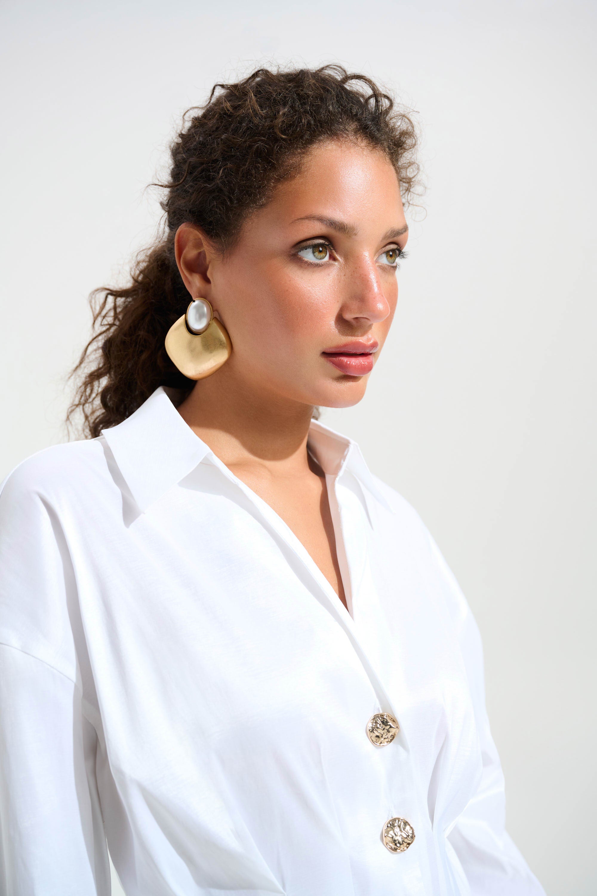 Stretch Taffeta Fit And Flare Blouse With Chain Link Button Cuffs in Vanilla 261742