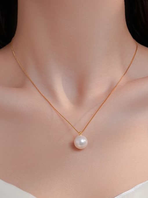 Gold-Plated Imitation Pearl Pendant Necklace