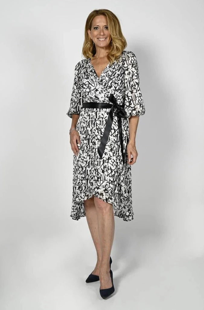 Vestido con estampado gráfico en blanco roto y negro 236244
