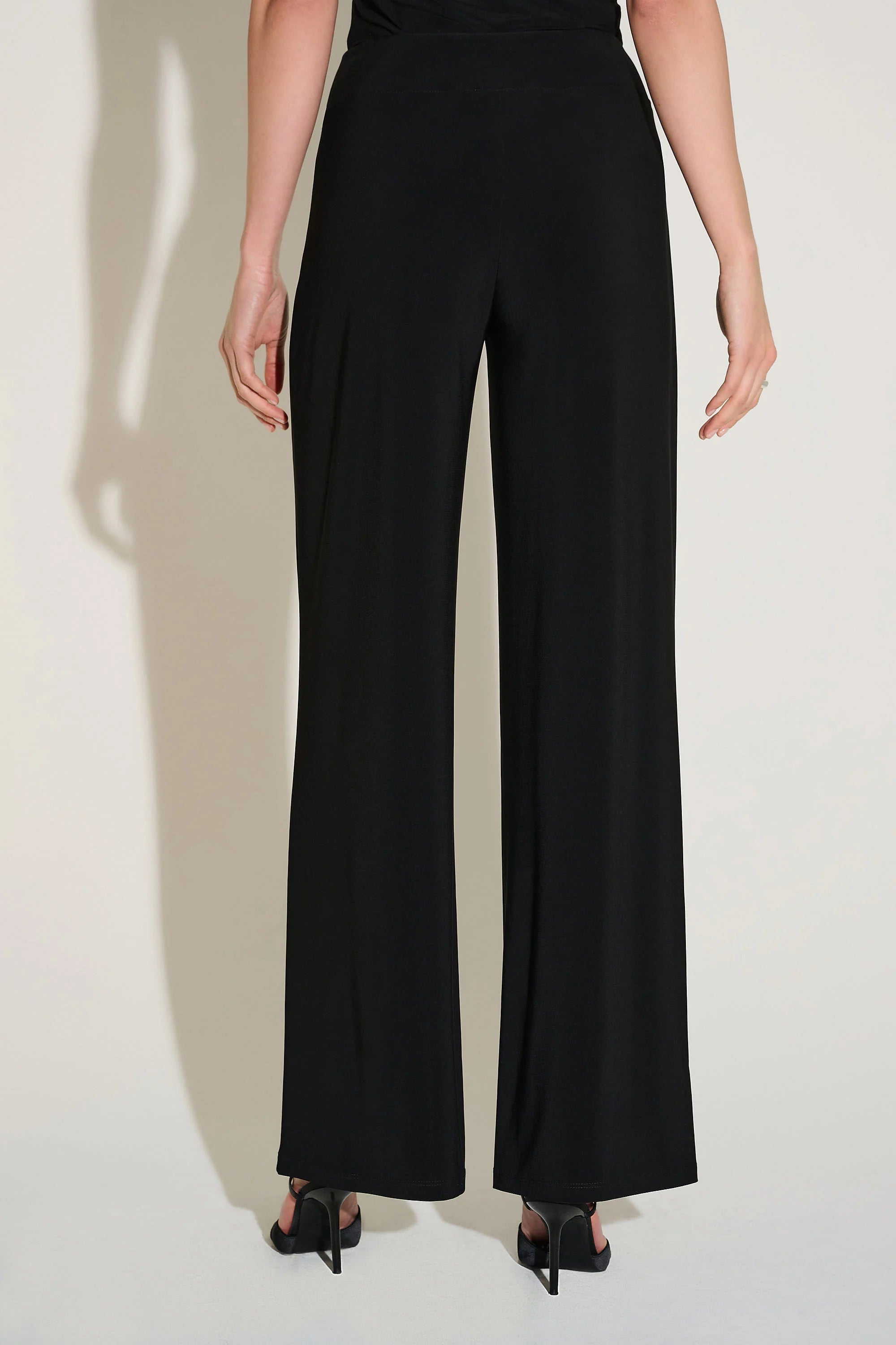 Wide Leg Pants in Black 221340S26