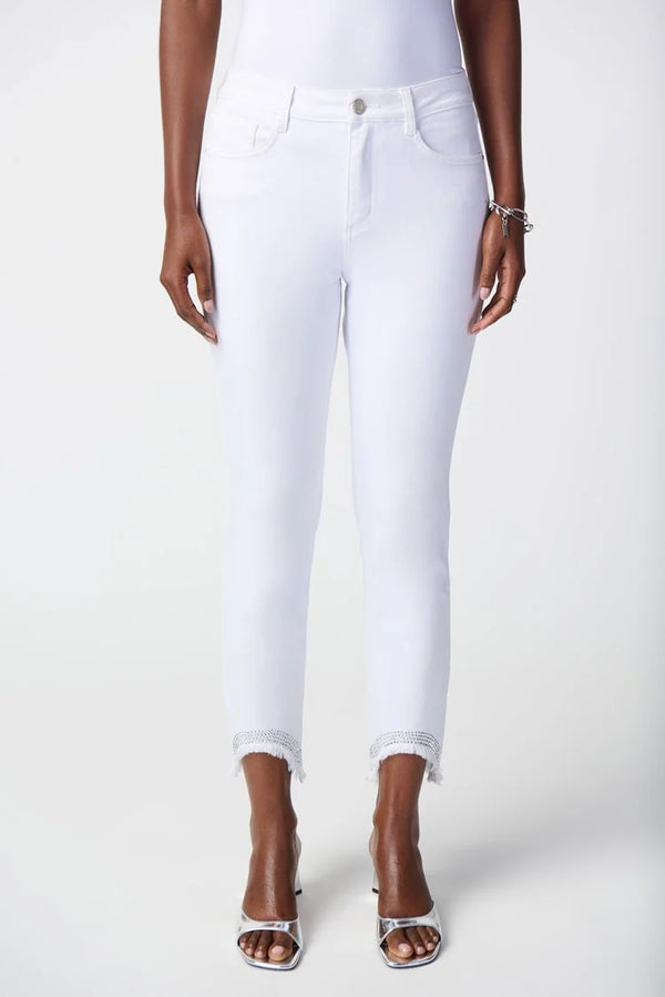 Cropped Jeans With Frayed Hem 241921