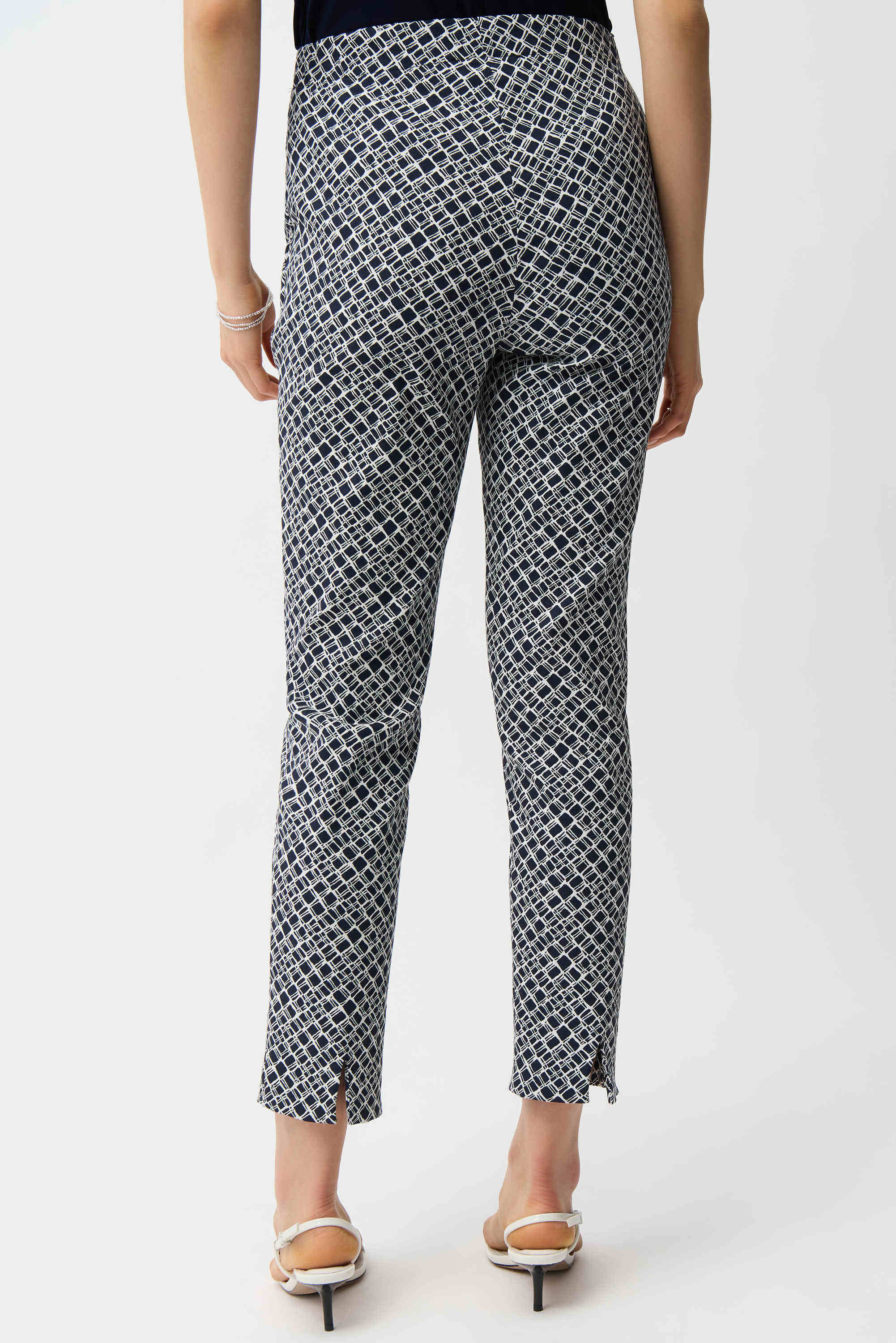 Geometric Jacquard Pull-On Slim Fit Pants 261225