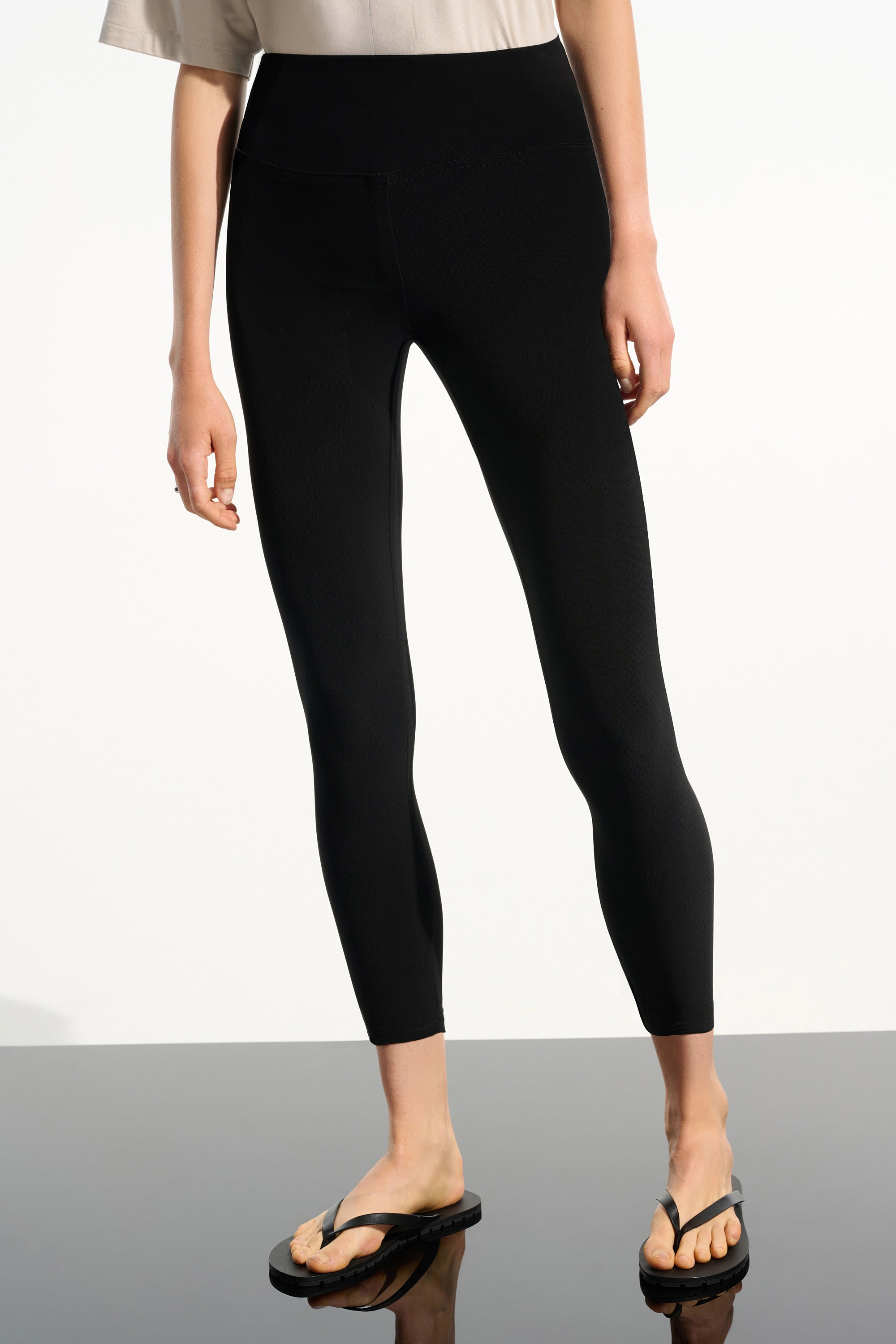 Silky Knit Pull-On Leggings With Tummy Control Waistband 261619