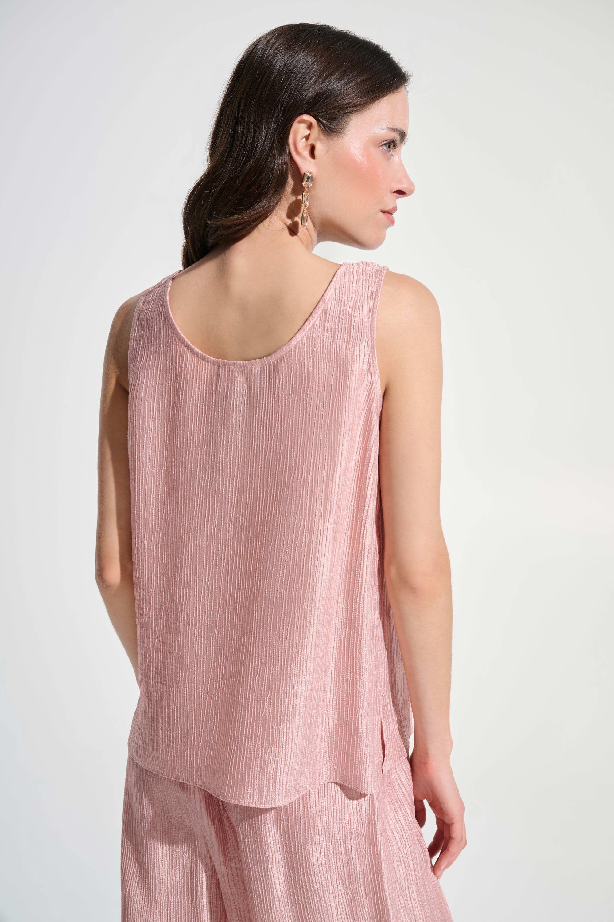 Crinkle Jacquard Sleeveless Straight Top 262721