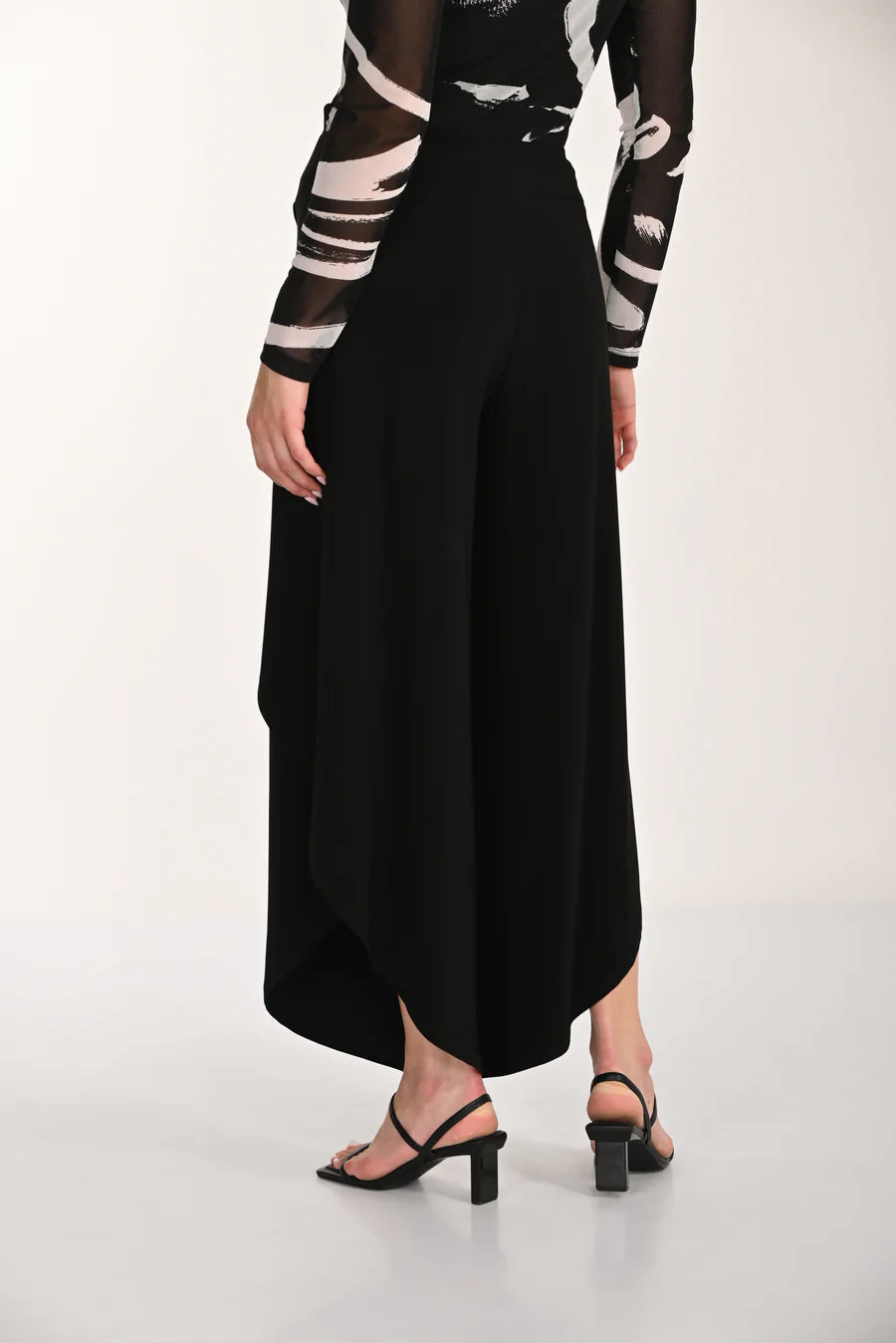 Pull On Knit Pants in Black -266004