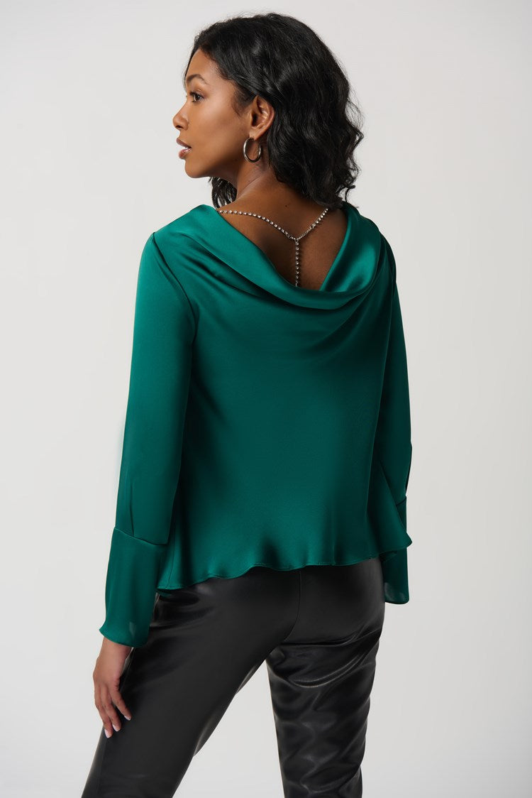 Necklace Chain Satin Flared Top In True Emerald 234045