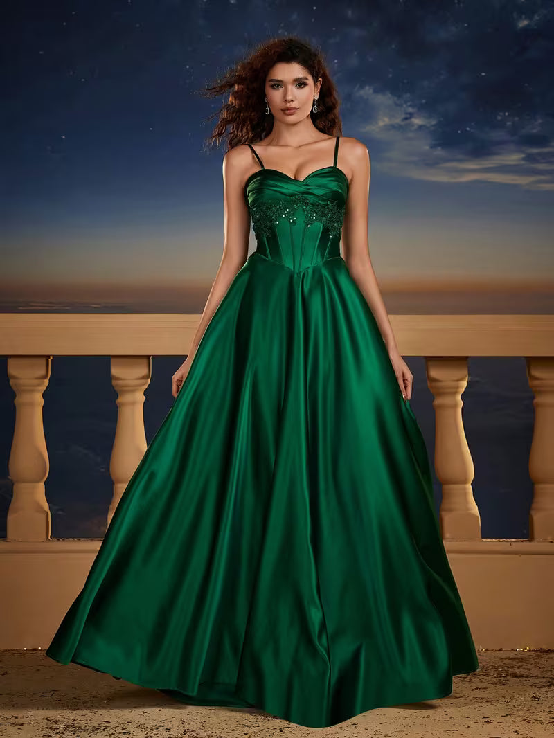 Elegant Formal Gown in Rich Emerald Green