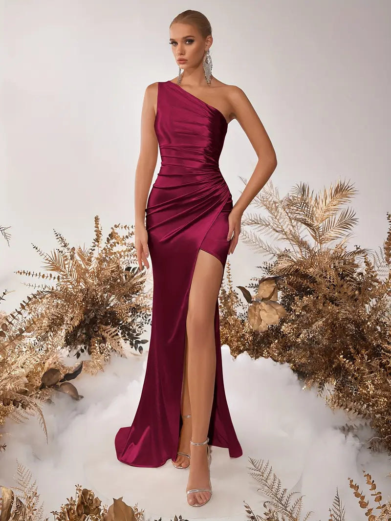 Elegant One-Shoulder Satin gown in Burdundy
