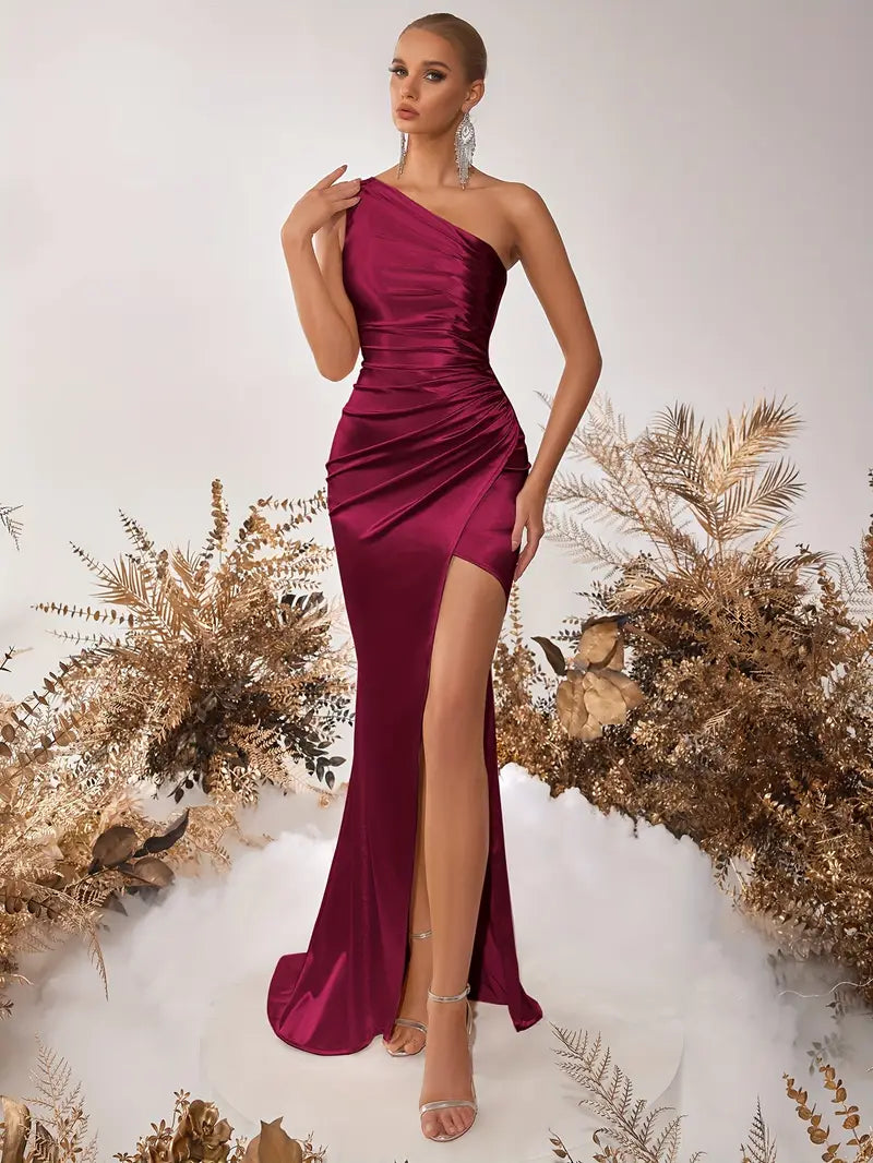 Elegant One-Shoulder Satin gown in Burdundy