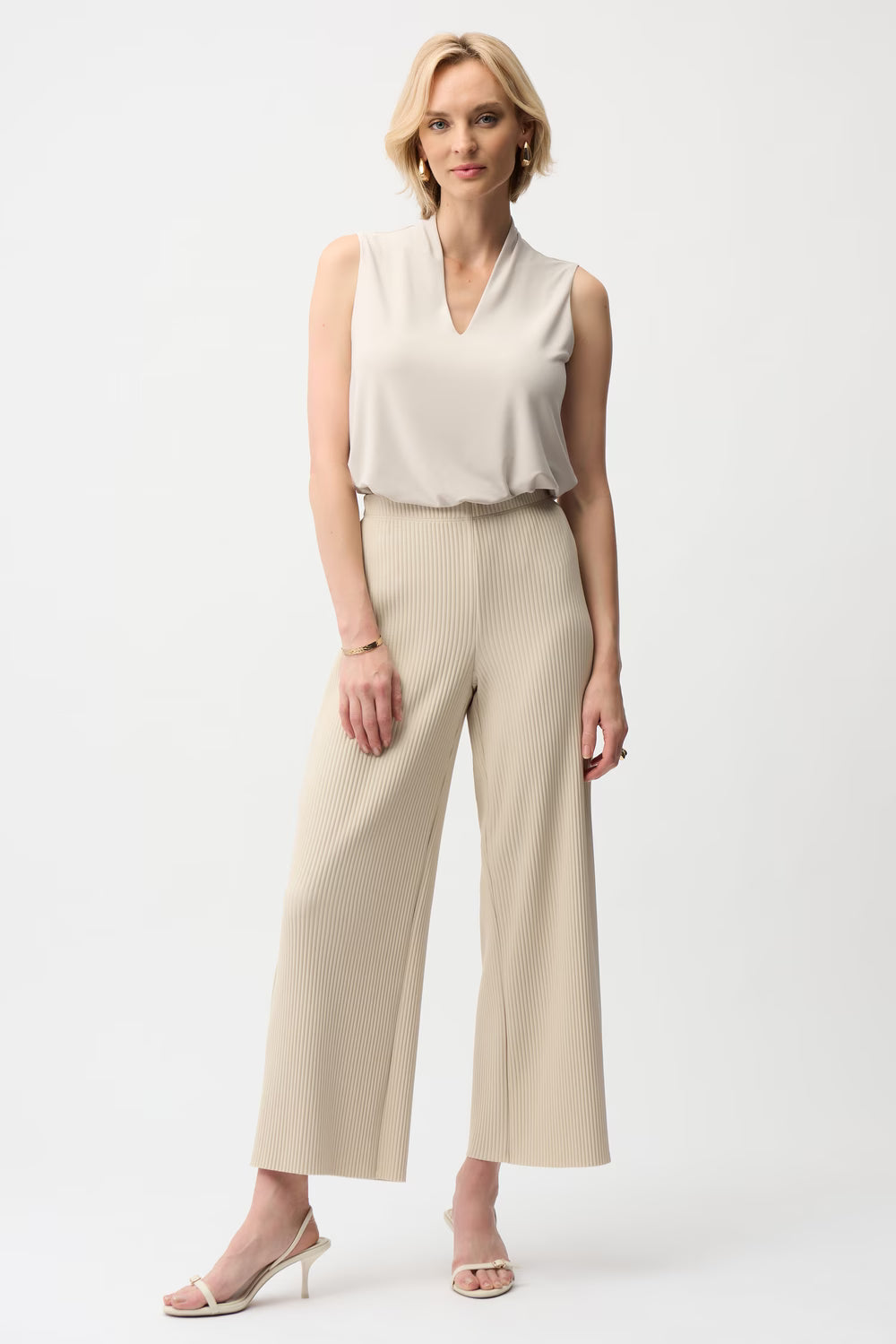 V-neck Sleeveless Pullover Style 261229